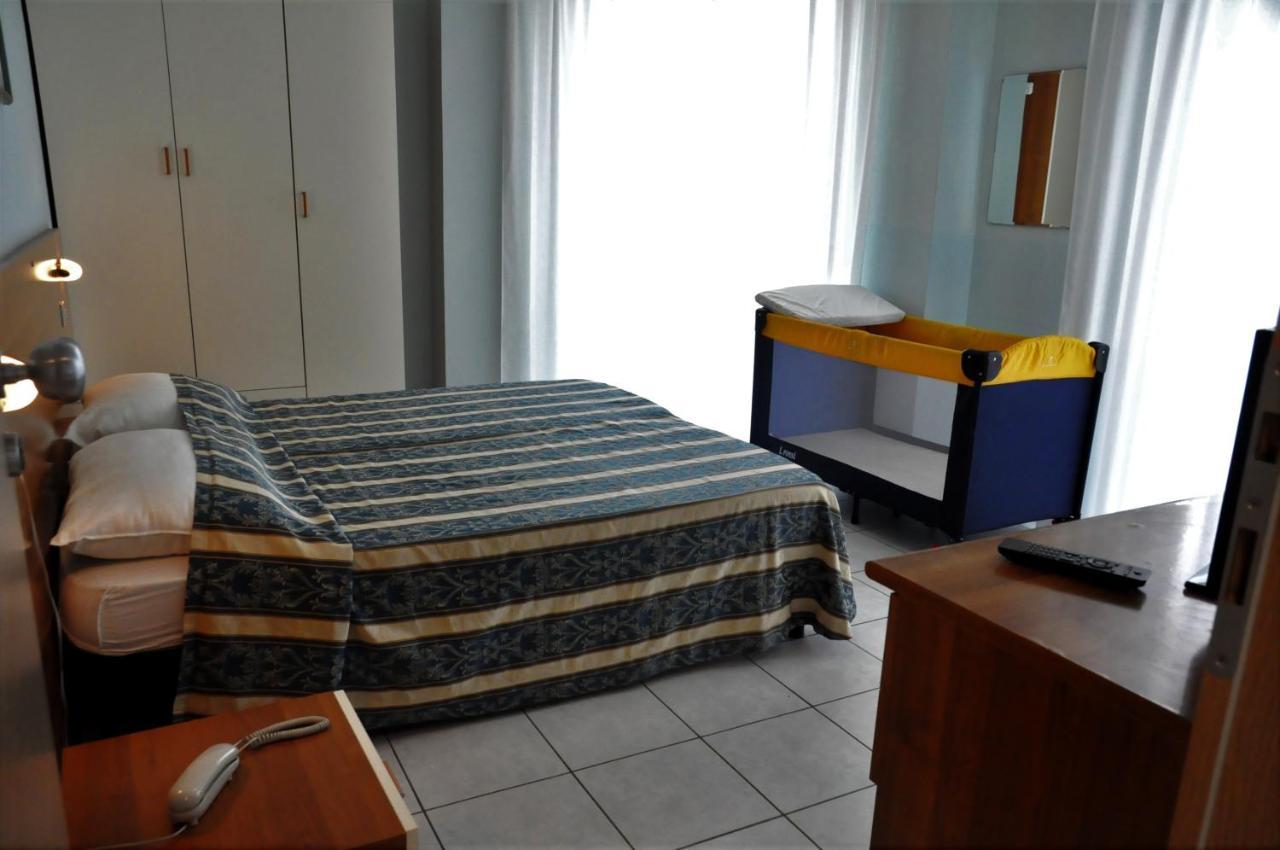 Hotel Acapulco Ρίμινι Εξωτερικό φωτογραφία