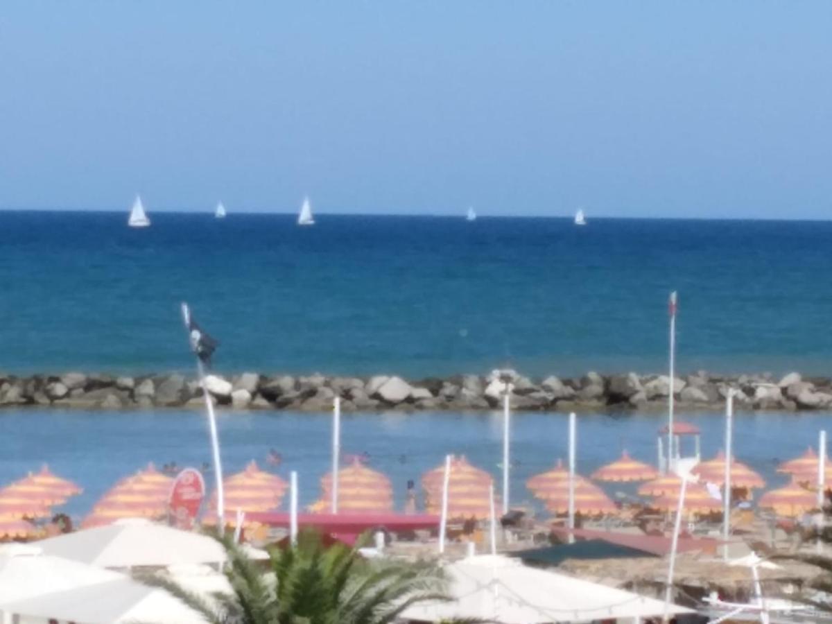 Hotel Acapulco Ρίμινι Εξωτερικό φωτογραφία