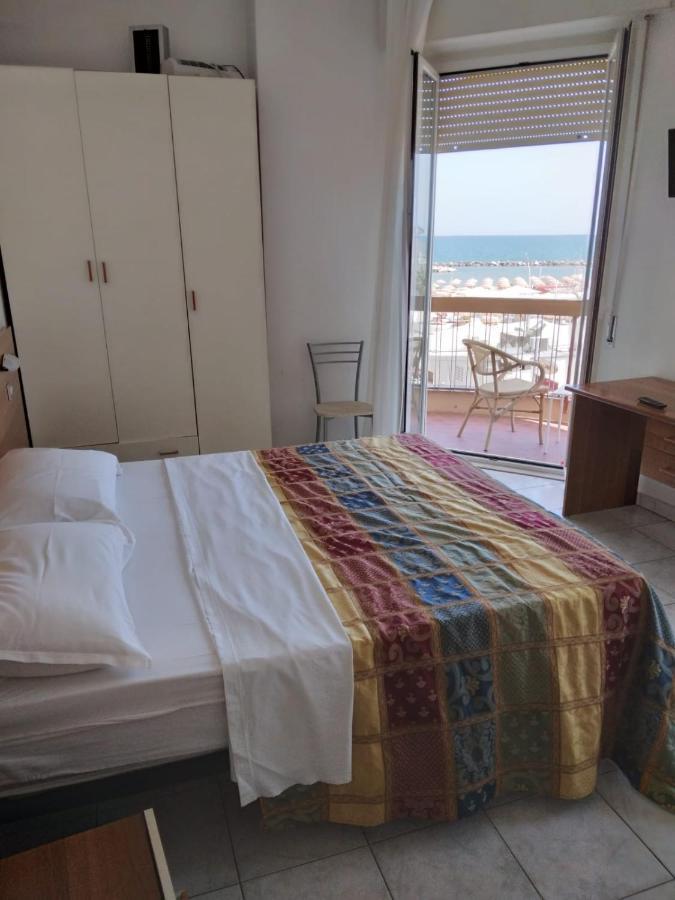 Hotel Acapulco Ρίμινι Εξωτερικό φωτογραφία